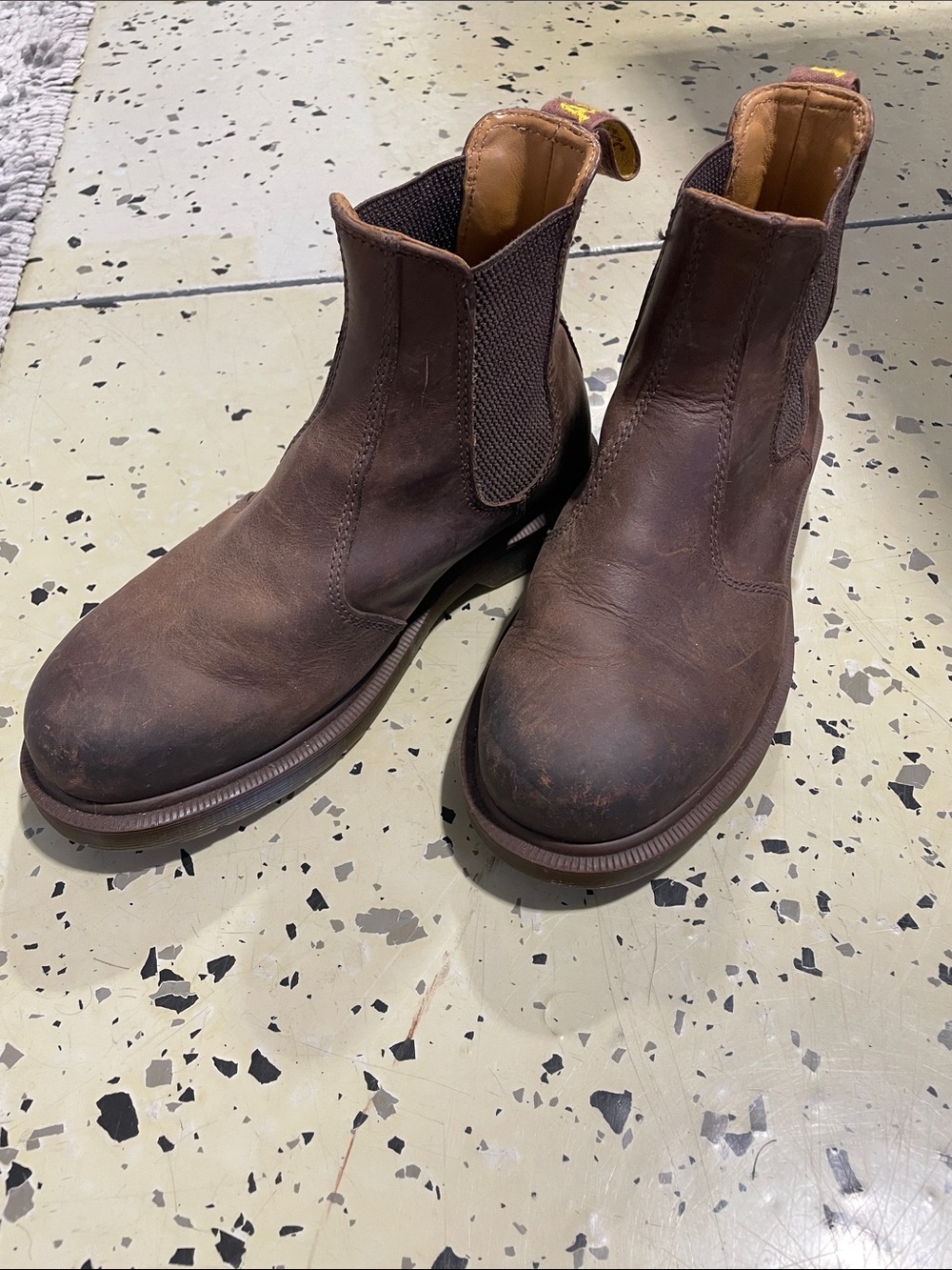 Dr. Martens 2976 Crazy Horse Leather Chelsea Boots Chelsea Boots Brown 7M/8L